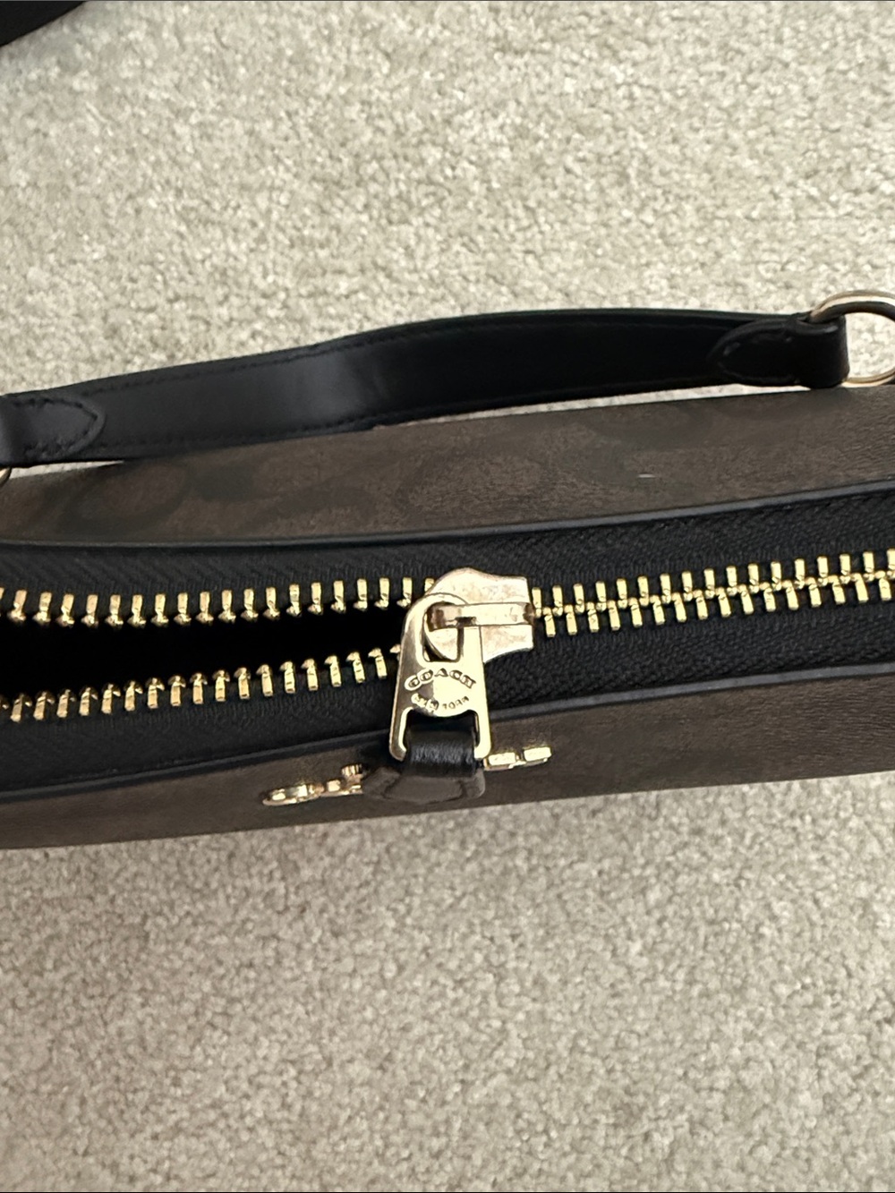 Coach Teri Shoulder Bag in Signature Canvas - Picture 3 of 5